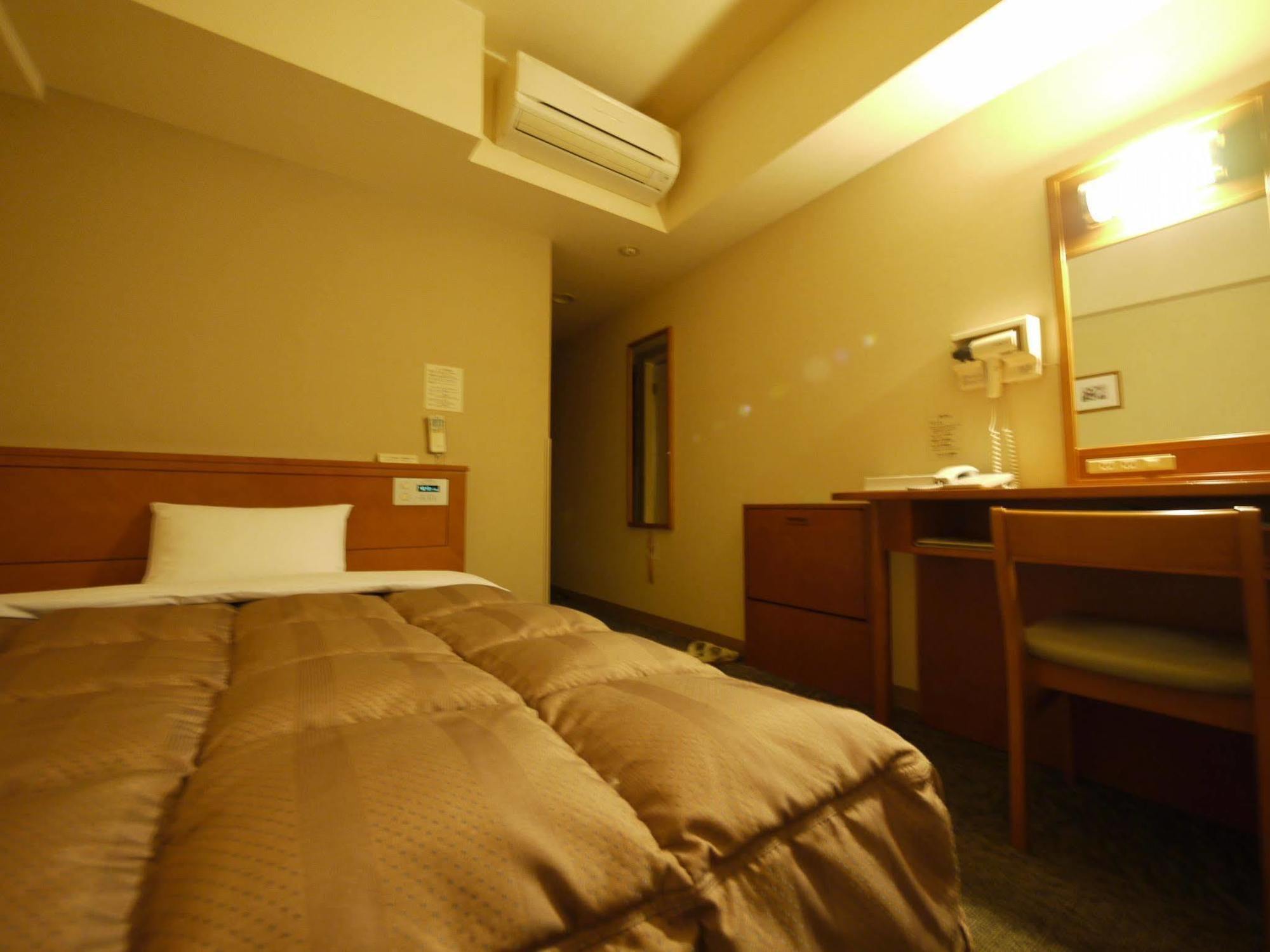 Hotel Route-Inn Fukaya Ekimae Bagian luar foto