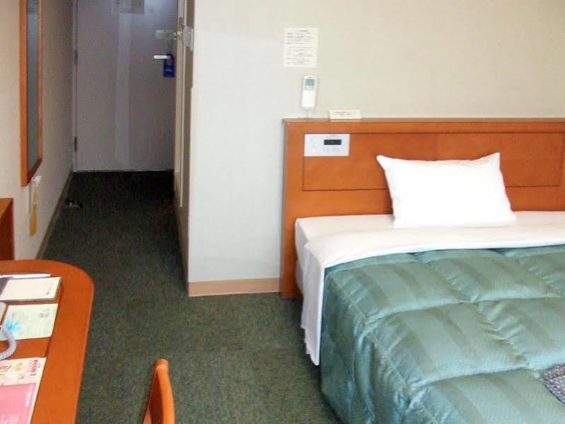 Hotel Route-Inn Fukaya Ekimae Bagian luar foto